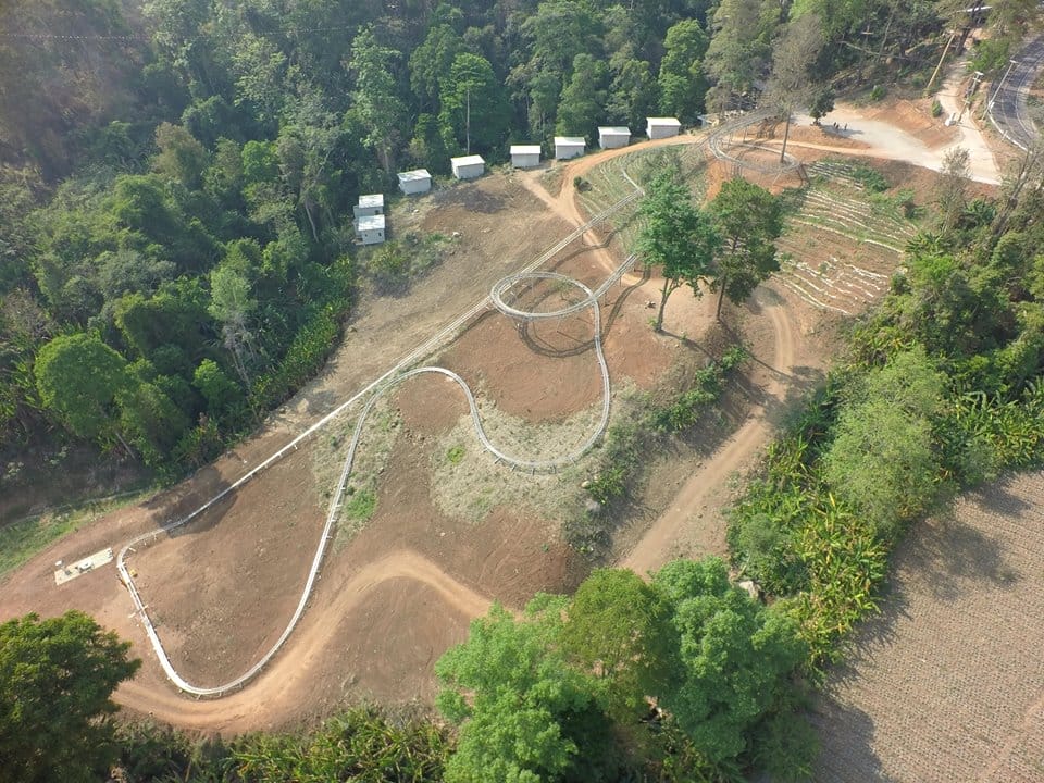 รถไฟรางไม้-Jungle-Coaster-2 (3)